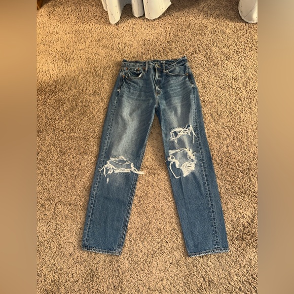 AE Ripped '90s Boyfriend Jean - Picture 14 of 15